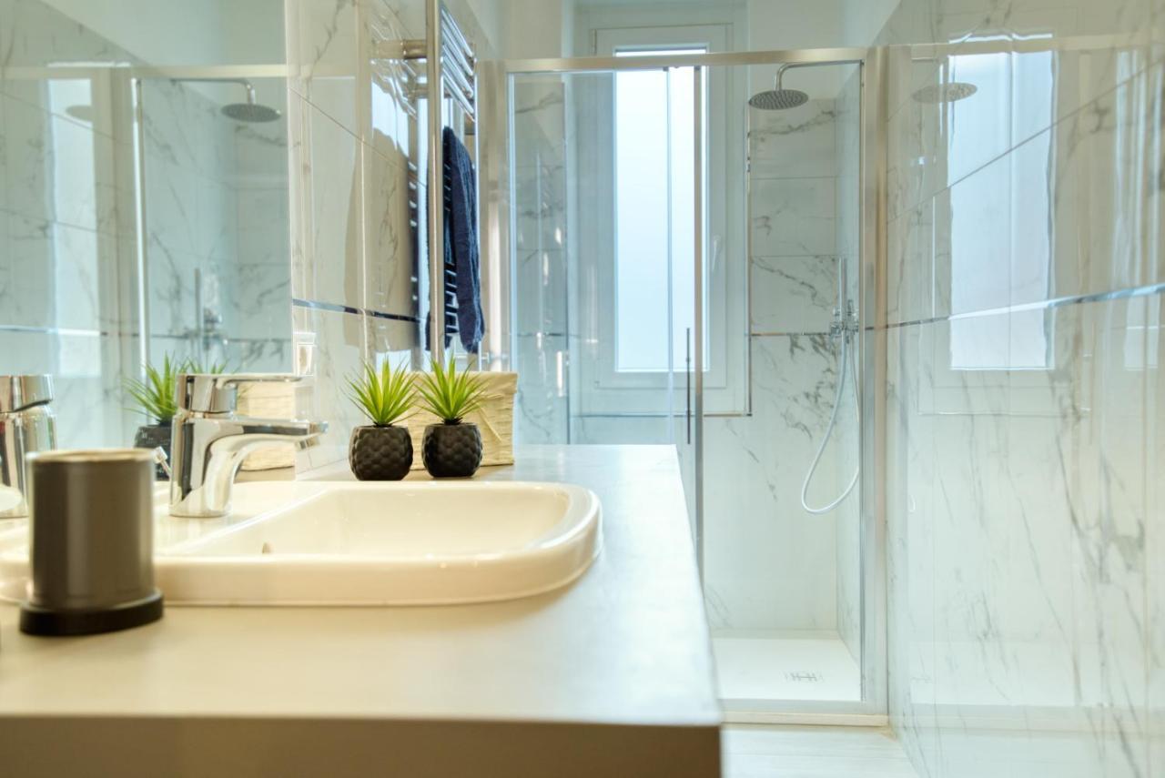 Caseospitali - Casa Janas, Elegante Trilocale Per 5 In Zona Centrale Milão Exterior foto