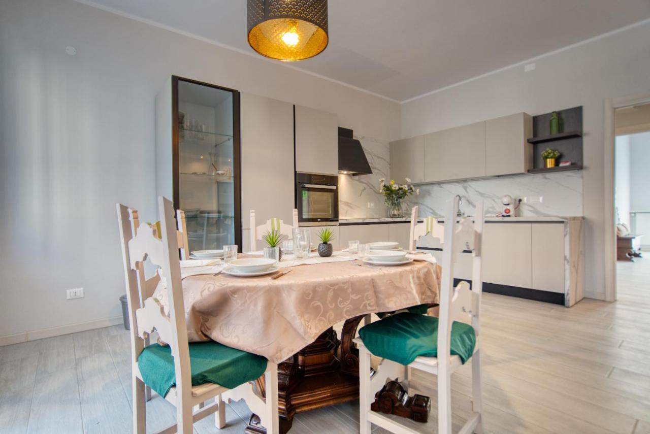 Caseospitali - Casa Janas, Elegante Trilocale Per 5 In Zona Centrale Milão Exterior foto