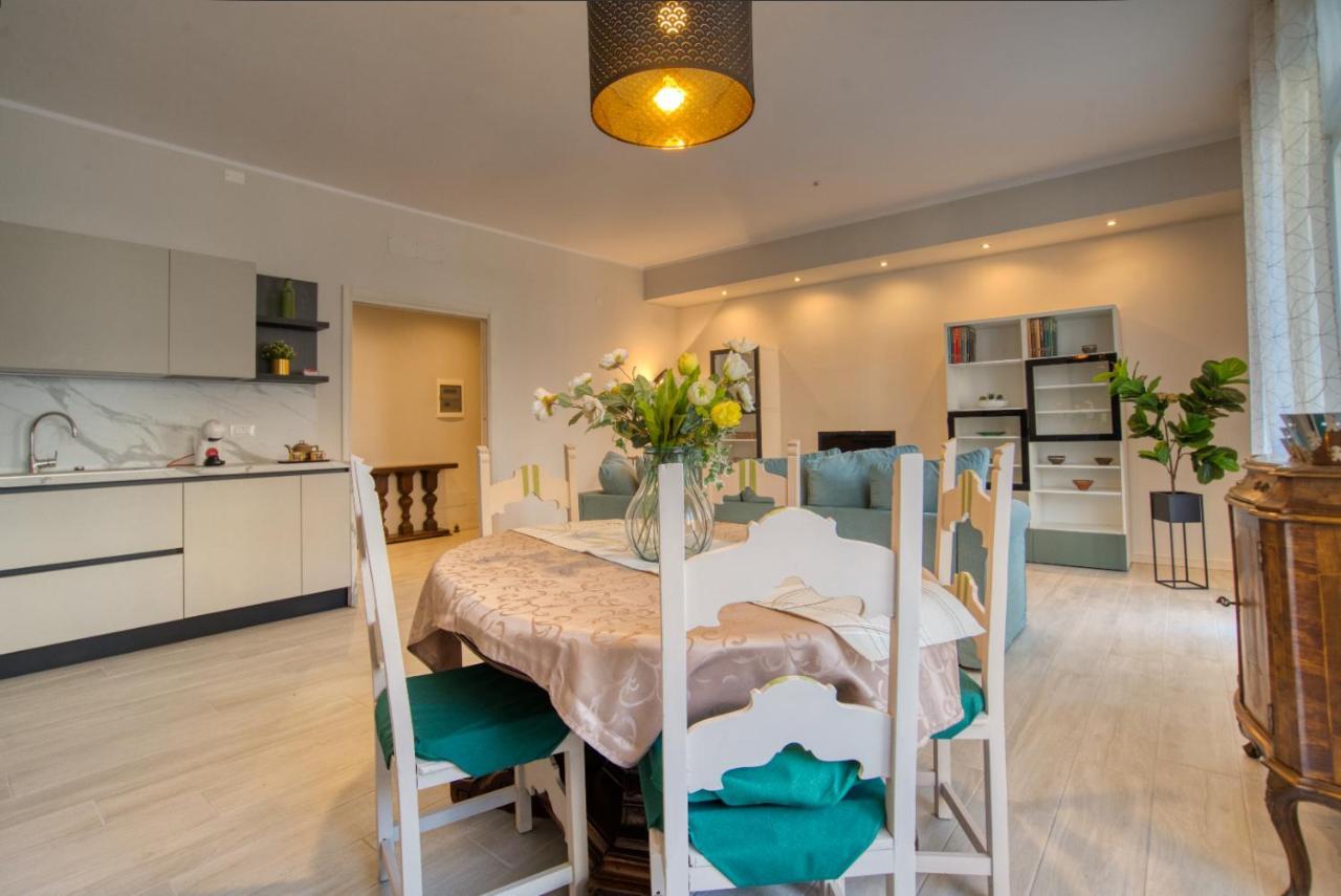 Caseospitali - Casa Janas, Elegante Trilocale Per 5 In Zona Centrale Milão Exterior foto